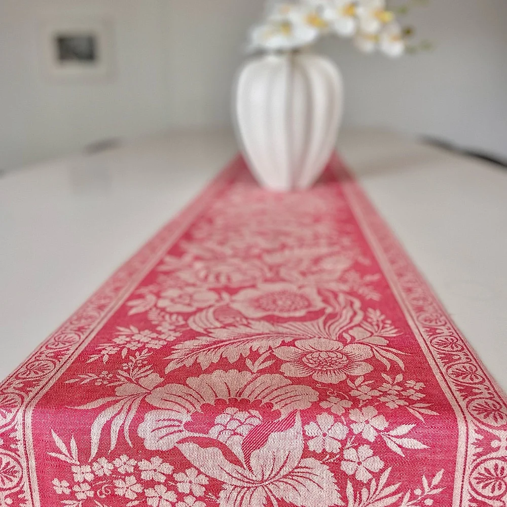 Williams Sonoma Red and White Floral Table Runner